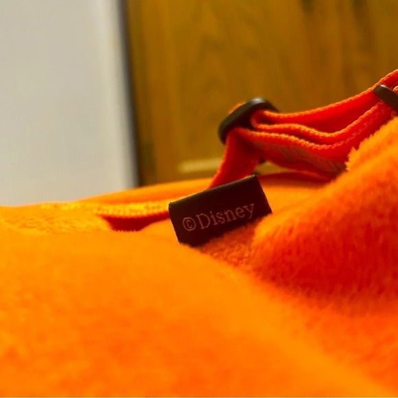 Disney Store  vintage Goofy plush backpack in excellent condition - Picture 10 of 10